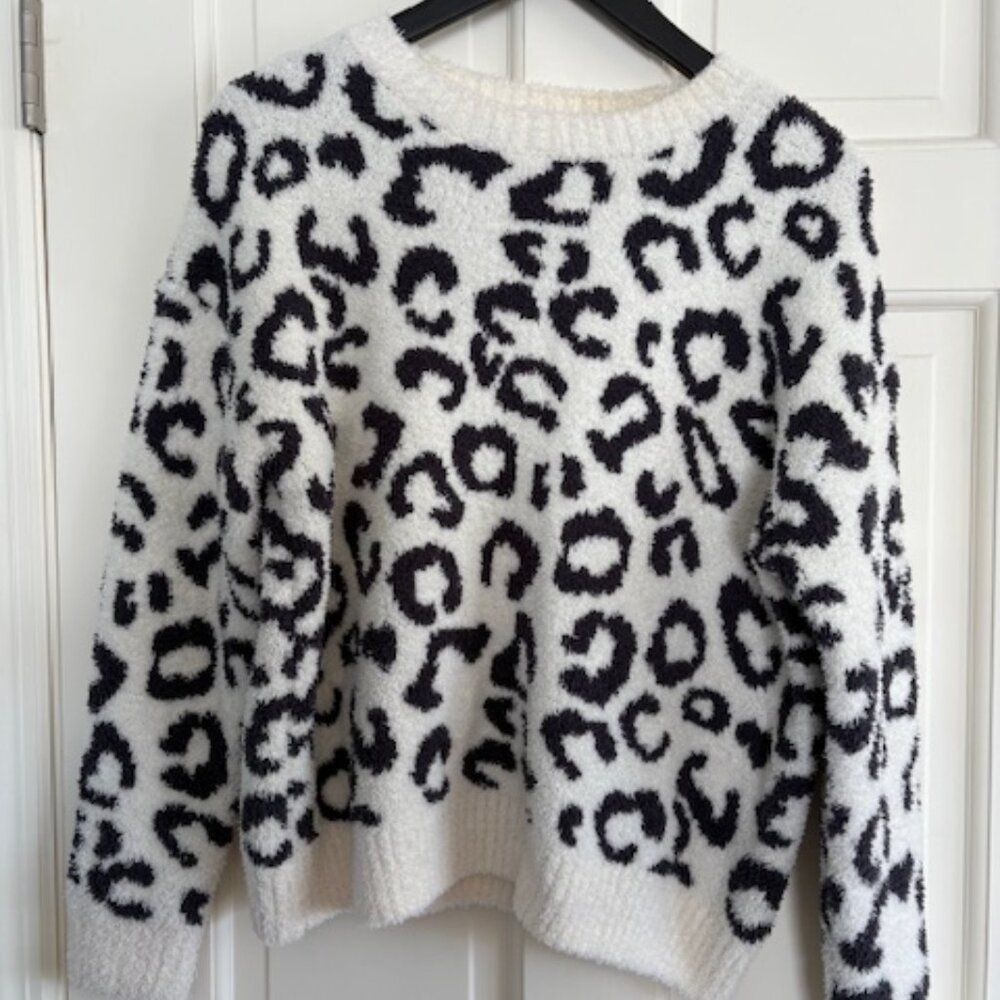 Altar'd State Sweater XSmall Fuzzy Animal Print